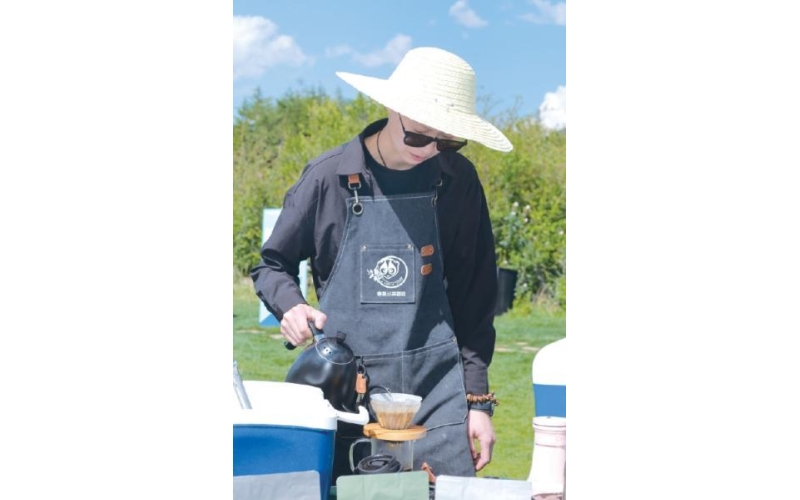 文旅IP搭桥，让一杯咖啡为乡村赋能Cultural and tourism IP bridging, empowering the countryside with a cup of coffee