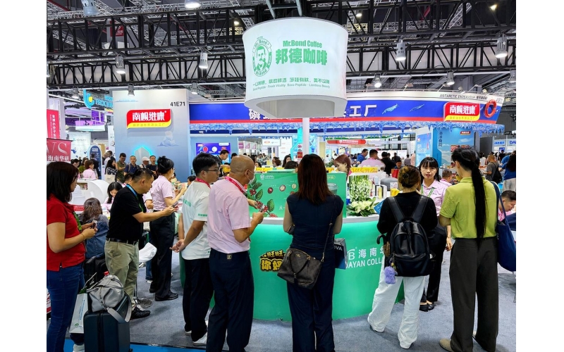 邦德咖啡再度携手海南华研，FiA2026掀健康酒咖新浪潮Bond Coffee once again collaborates with Hainan Huayan, and FiA2026 ignites a new wave of healthy liquor and coffee