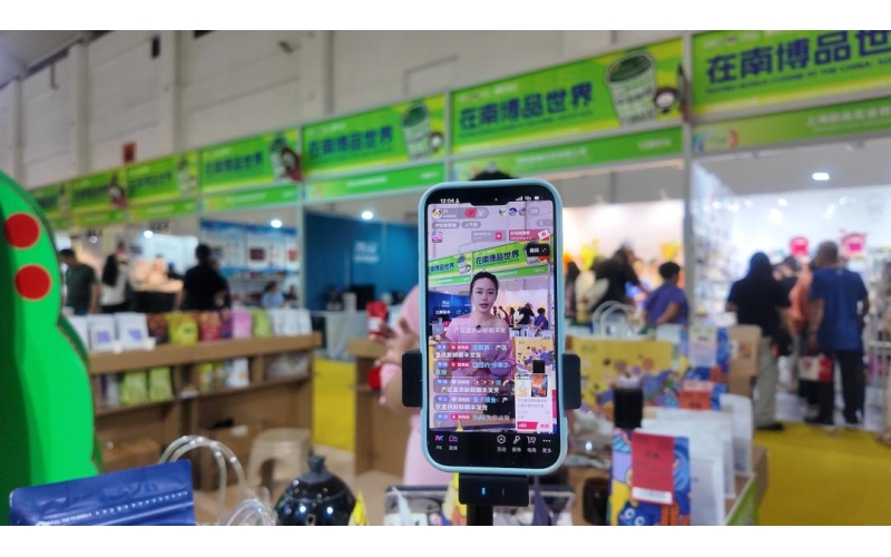 南博会收官 孟连精品咖啡销售火爆The South China International Fair has come to an end, and the sales of Menglian premium coffee are booming
