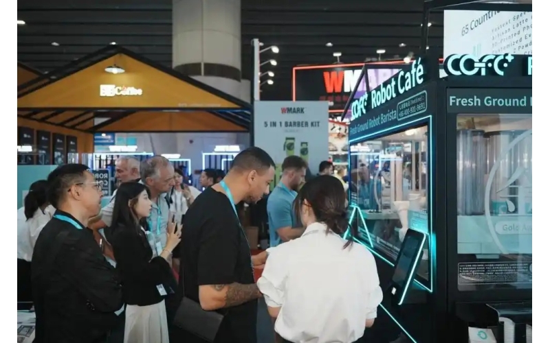 全球第一的机器人咖啡馆COFE+ 惊艳亮相加拿大多伦多The world's first robot caf &eacute; COFE+makes a stunning debut in Toronto, Canada